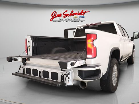 Used 2024 Chevrolet Silverado 2500 High Country w/ High Country Premium Package AWD/4WD image 32