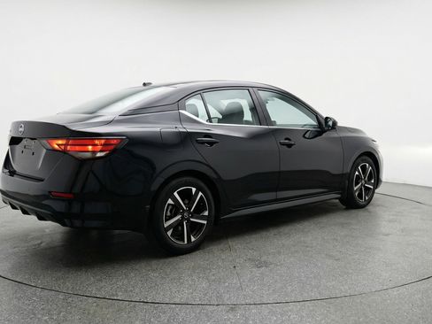 Used 2025 Nissan Sentra SV FWD image 9