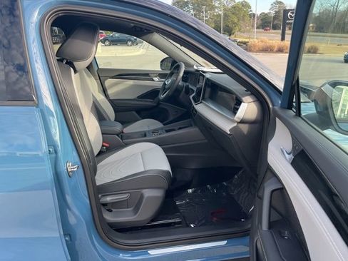 New 2026 Volkswagen Tiguan SE R-Line image 28