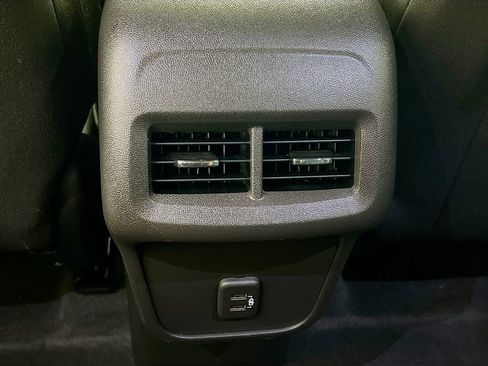 Used 2022 Chevrolet Equinox LT image 23