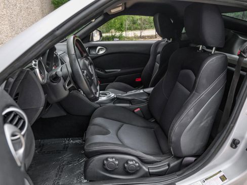 Used 2014 Nissan 370Z Coupe RWD image 25