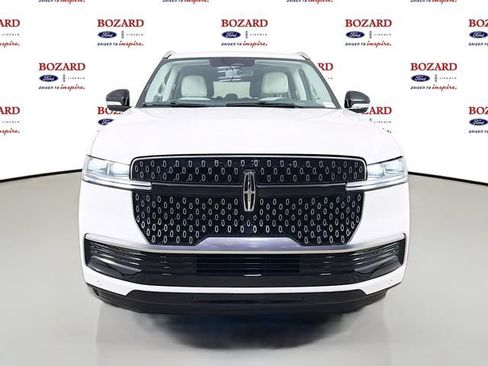 New 2026 Lincoln Navigator L Reserve AWD/4WD image 2