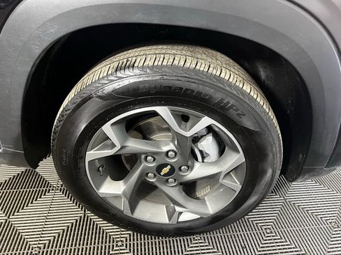 Used 2025 Chevrolet Trax LT image 25