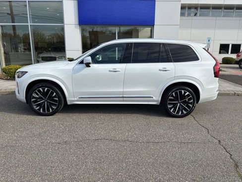 Used 2025 Volvo XC90 B6 Plus image 2