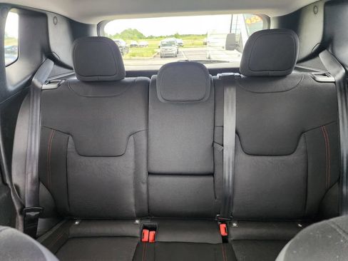 Used 2021 Jeep Renegade Trailhawk AWD/4WD image 22