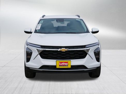 New 2026 Chevrolet Trax LT w/ Driver Confidence Package image 8