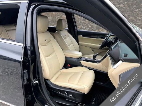 Used 2019 Cadillac XT5 AWD image 7