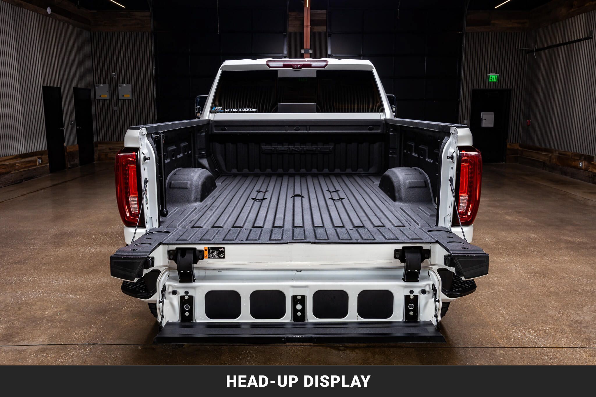 Used 2023 GMC Sierra 2500 Denali w/ Denali Ultimate Package AWD/4WD image 9