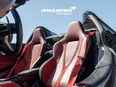 Used 2024 McLaren 750S Spider RWD image 11