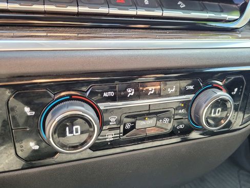 Used 2025 Chevrolet Silverado 2500 LT image 18