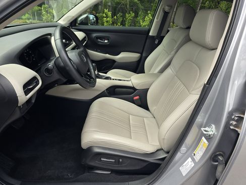 Used 2024 Honda HR-V EX-L image 11