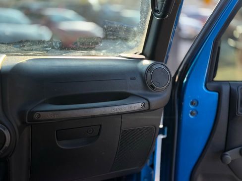 Used 2015 Jeep Wrangler Sport w/ Quick Order Package 24S image 13