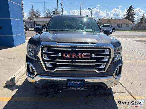 Used 2019 GMC Sierra 1500 SLT w/ Driver Alert Package I AWD/4WD image 3