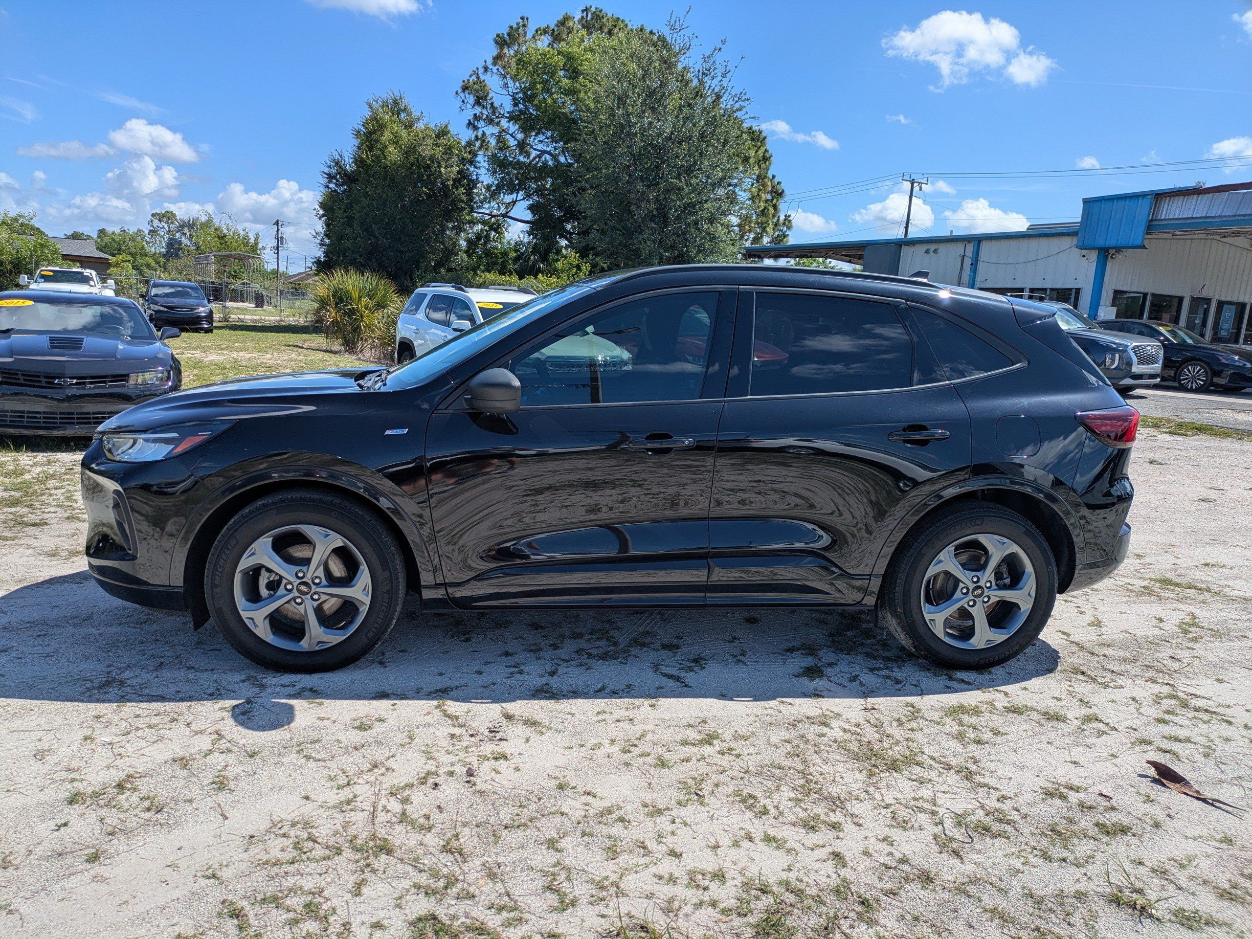 Used 2024 Ford Escape ST-Line w/ Tech Pack #1 FWD image 7