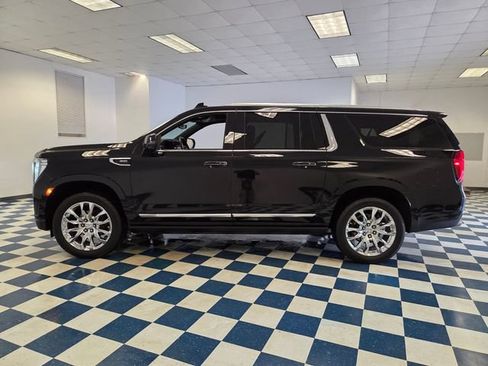 Used 2023 GMC Yukon XL Denali w/ Denali Reserve Package AWD/4WD image 4