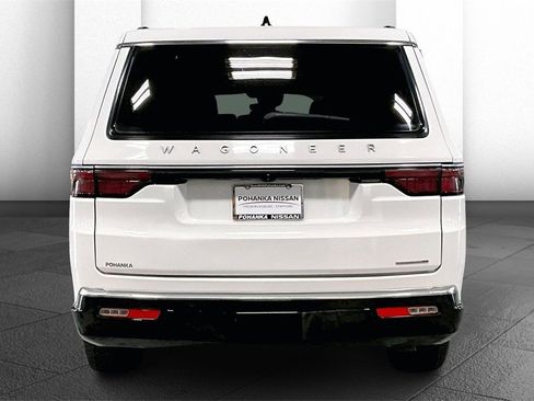 Used 2024 Jeep Wagoneer L Series II w/ Flexible Seating Group image 3
