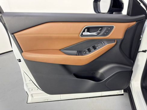 Used 2024 Nissan Rogue Platinum w/ Platinum Premium Package image 42