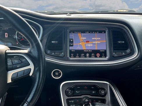 Used 2015 Dodge Challenger SXT Plus RWD image 9