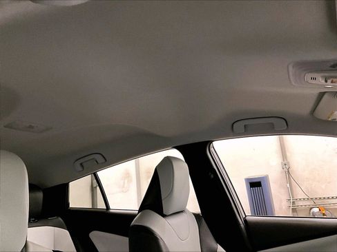 Used 2020 Toyota Prius XLE w/ Carpet Mat Package AWD/4WD image 21