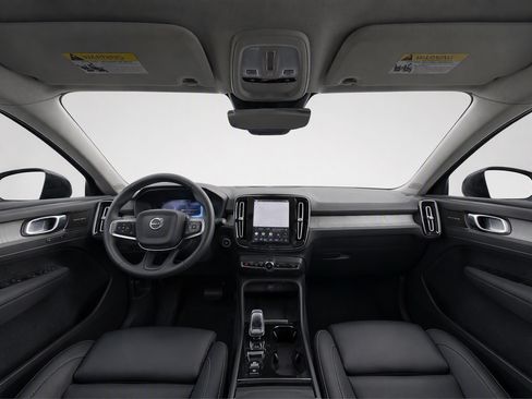 Used 2024 Volvo XC40 B5 Plus w/ Protection Package Premier AWD/4WD image 13