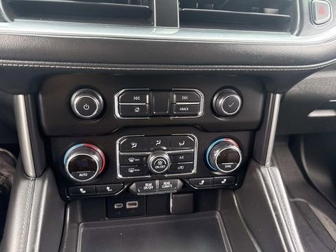 Used 2021 Chevrolet Suburban LT w/ LT Signature Package image 27