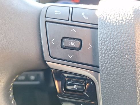 Used 2025 Toyota Camry XLE image 22