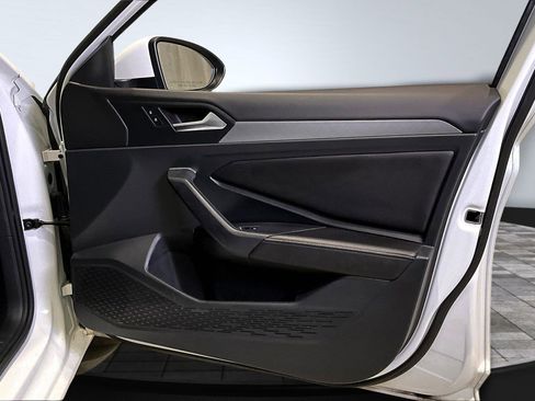 Used 2023 Volkswagen Jetta SE image 27