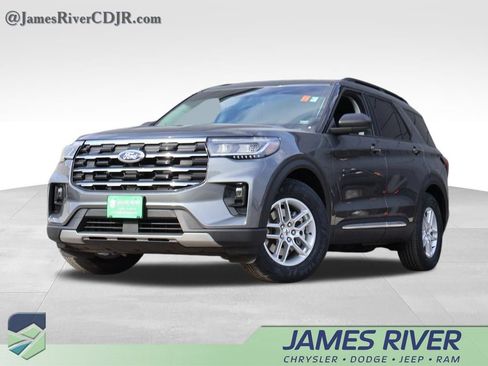 Used 2025 Ford Explorer Active w/ Active Comfort Package image 1