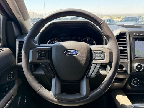 Used 2019 Ford Expedition XLT w/ Equipment Group 202A AWD/4WD image 17