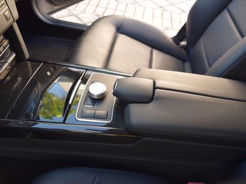 Used 2010 Mercedes-Benz E 350 4MATIC Sedan image 55