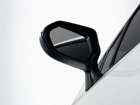 Certified 2025 Toyota Corolla LE FWD image 5