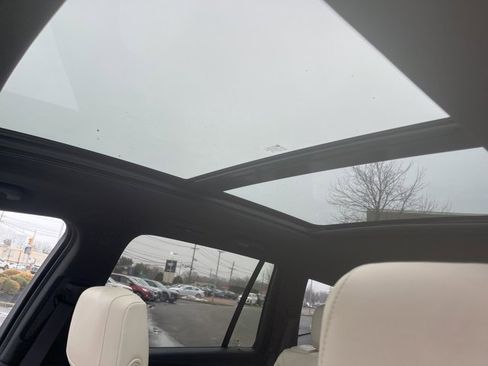 Used 2023 Cadillac XT6 Sport image 7