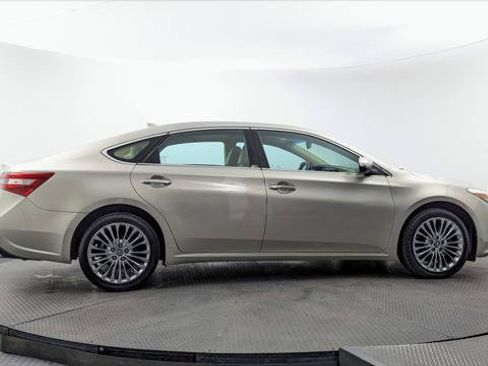 Used 2017 Toyota Avalon Limited FWD image 9