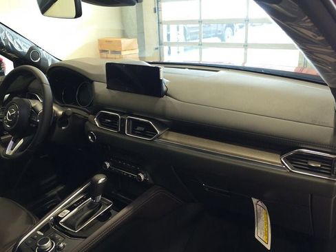 New 2025 MAZDA CX-5 Signature image 18