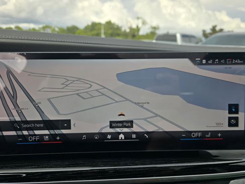 New 2025 BMW i7 xDrive60 w/ Premium Package image 21