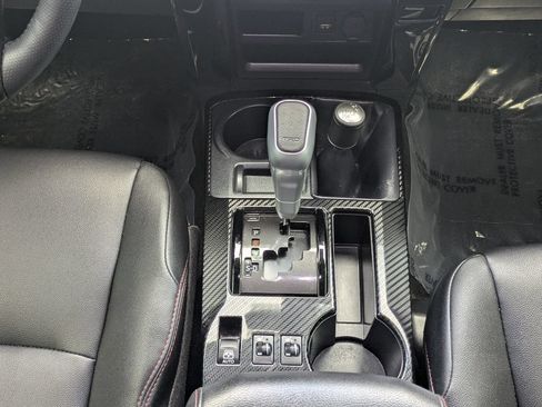 Used 2022 Toyota 4Runner TRD Off-Road Premium w/ Moonroof Package AWD/4WD image 19