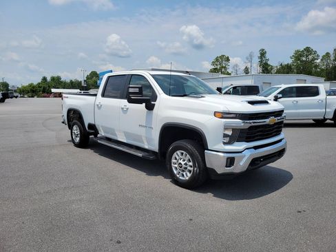 Used 2025 Chevrolet Silverado 2500 LT w/ Convenience Package AWD/4WD image 7