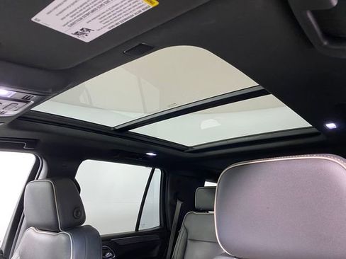 Certified 2021 GMC Yukon SLT w/ SLT Luxury Plus Package image 23