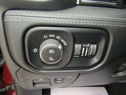 Used 2023 RAM 1500 Limited AWD/4WD image 28