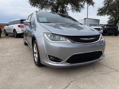 Used 2018 Chrysler Pacifica Limited
