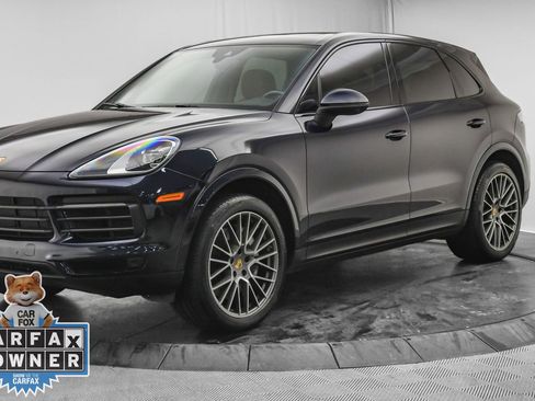 Used 2023 Porsche Cayenne Platinum Edition image 3