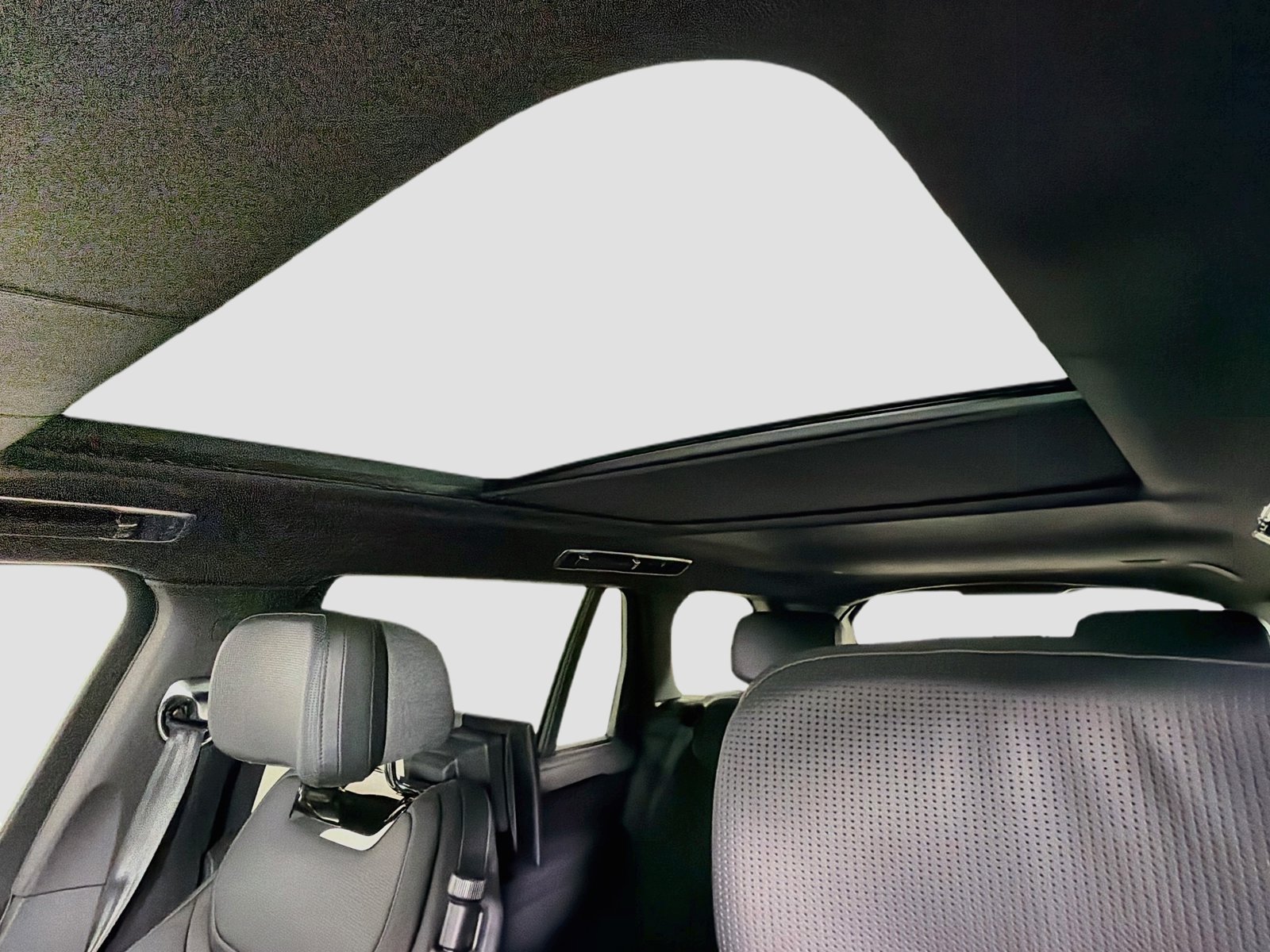 New 2026 Land Rover Range Rover SV AWD/4WD image 9