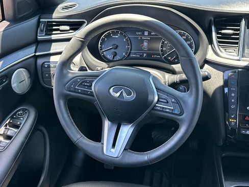 Used 2023 INFINITI QX50 Sport FWD image 17