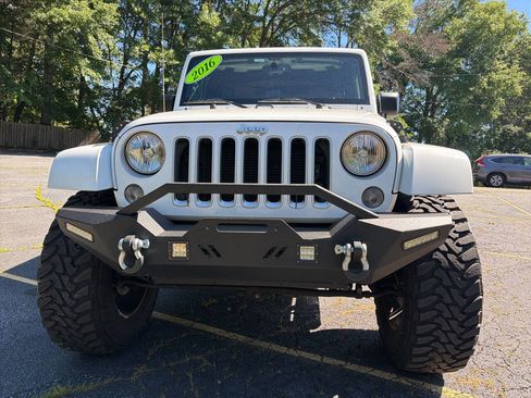 Used 2016 Jeep Wrangler Unlimited Sahara w/ Connectivity Group AWD/4WD image 1