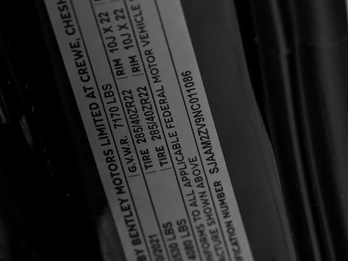 Used 2022 Bentley Bentayga image 36