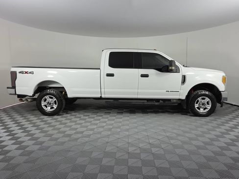 Used 2017 Ford F250 XLT w/ FX4 Off-Road Package AWD/4WD image 9