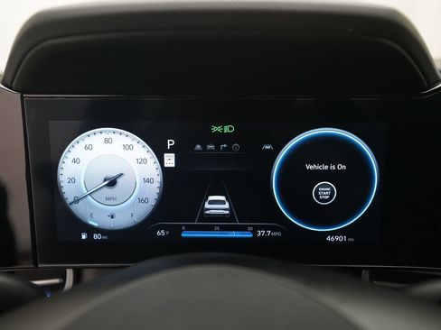 Used 2024 Hyundai Elantra Limited FWD image 2