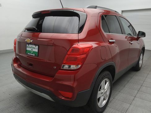 Used 2020 Chevrolet Trax LT w/ LT Convenience Package FWD image 9