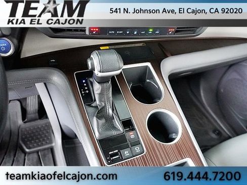 Used 2022 Toyota Sienna XLE w/ XLE Plus Package FWD image 32