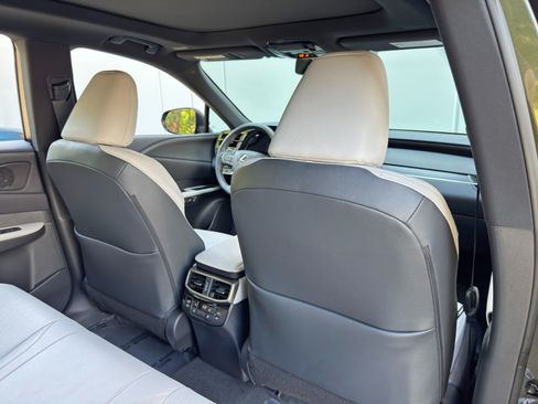 Used 2023 Lexus RX 350 w/ Cold Area Package AWD/4WD image 37